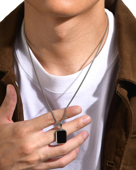 Colar de Esmalte Preto